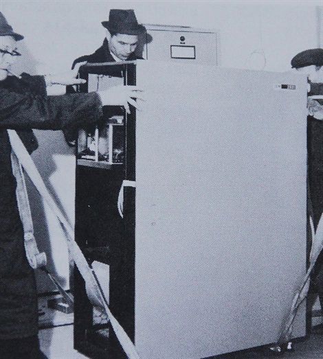 Photo: Transporting the first computers to the Sampo office was a demanding task.