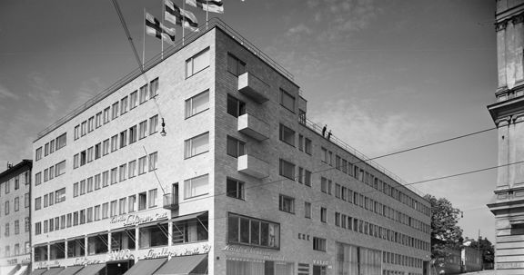 In 1938, Sampo’s new headquarters in Turku was built in a functionalist style.